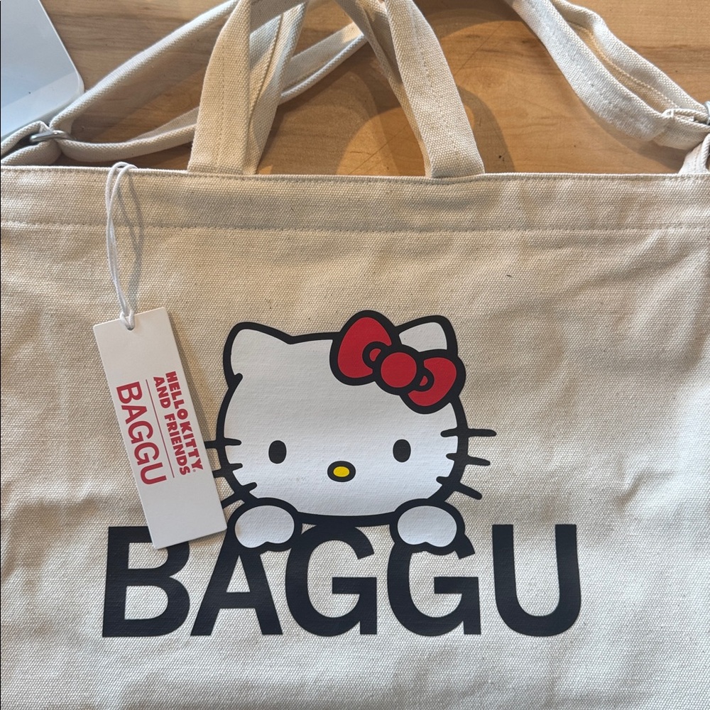 BAGGU x Hello Kitty and Friends horizontal zip duck bag - Picture 3 of 3
